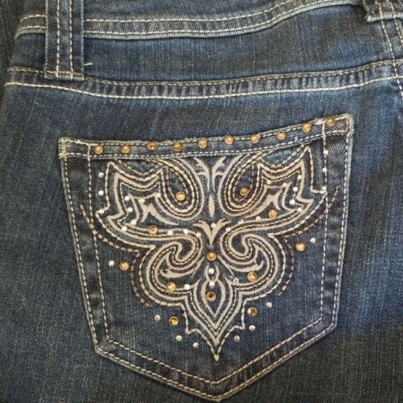 Cache Jeans. - Picture 5 of 8